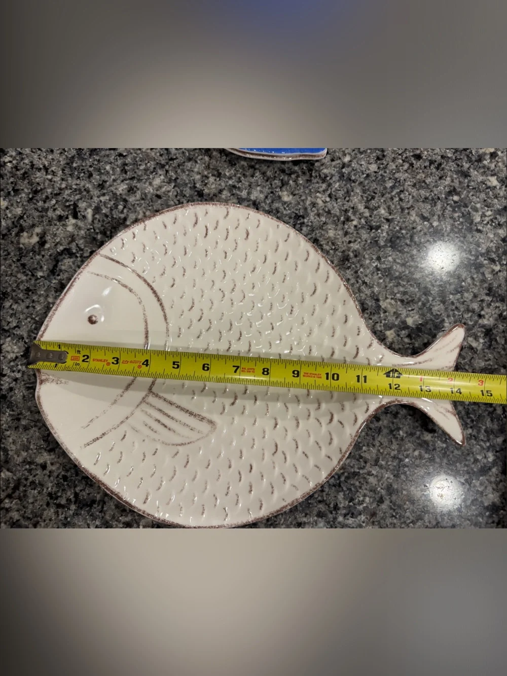 🐟White Fish-Shaped Decorative Plate - Home Accents